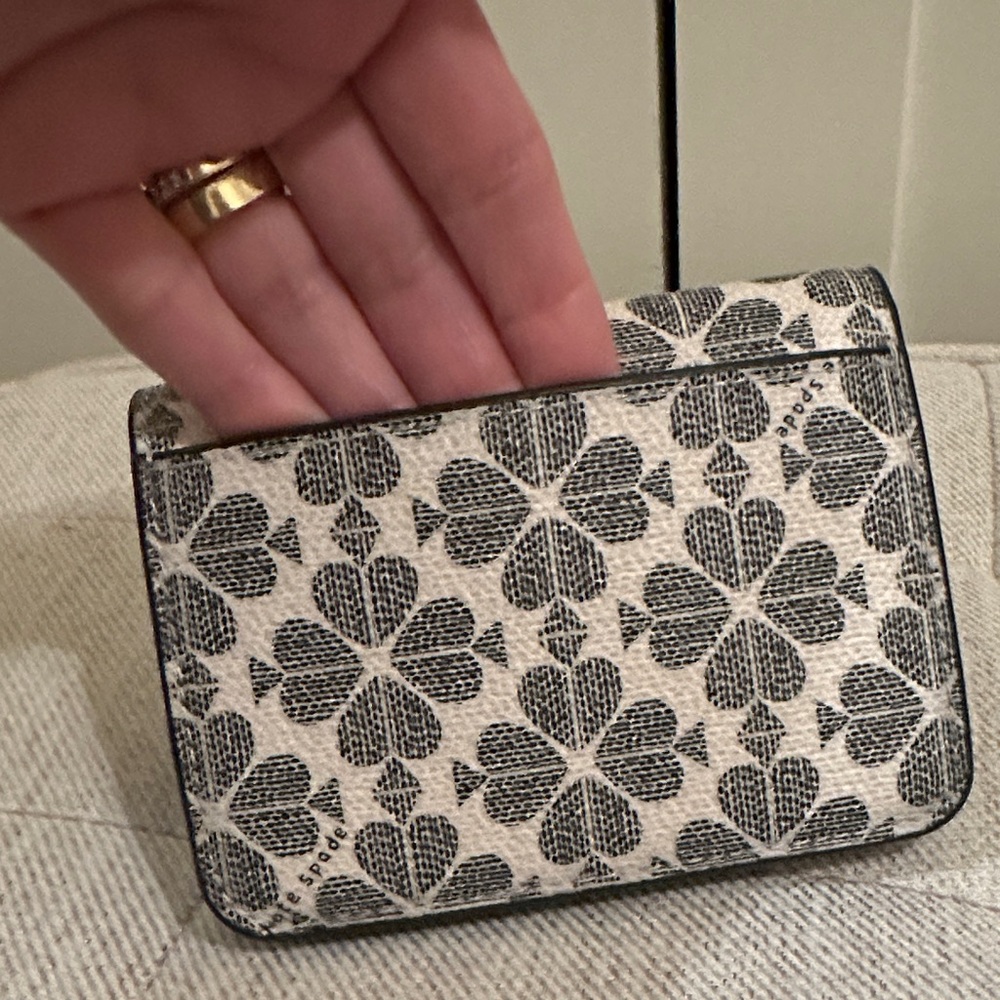 Kate Spade Black and Cream Spade Flower Floral Small Wallet KG493 - Picture 3 of 5